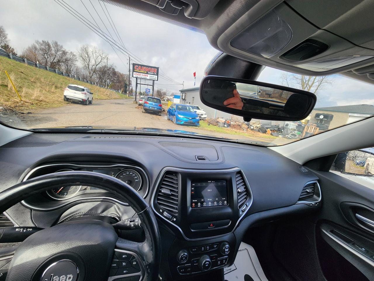2021 Jeep Cherokee Sport l 64K KM | Clean Carfax | Fully Serviced 🔥 Photo