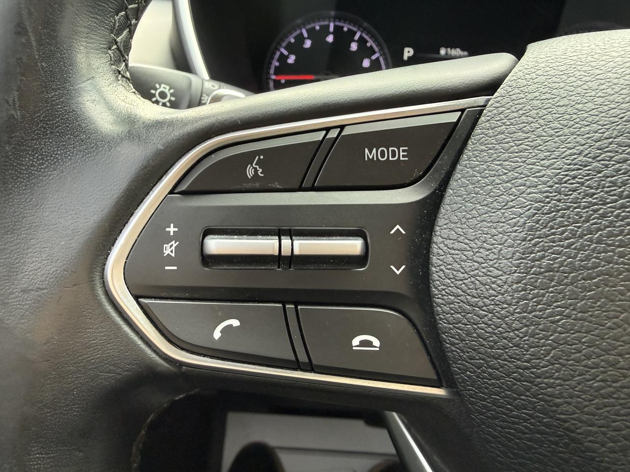 2021 Hyundai Santa Fe Preferred w/Trend pkg.  LEATHER LOADED Photo