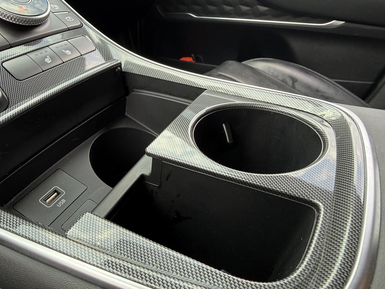 2021 Hyundai Santa Fe Preferred w/Trend pkg.  LEATHER LOADED Photo