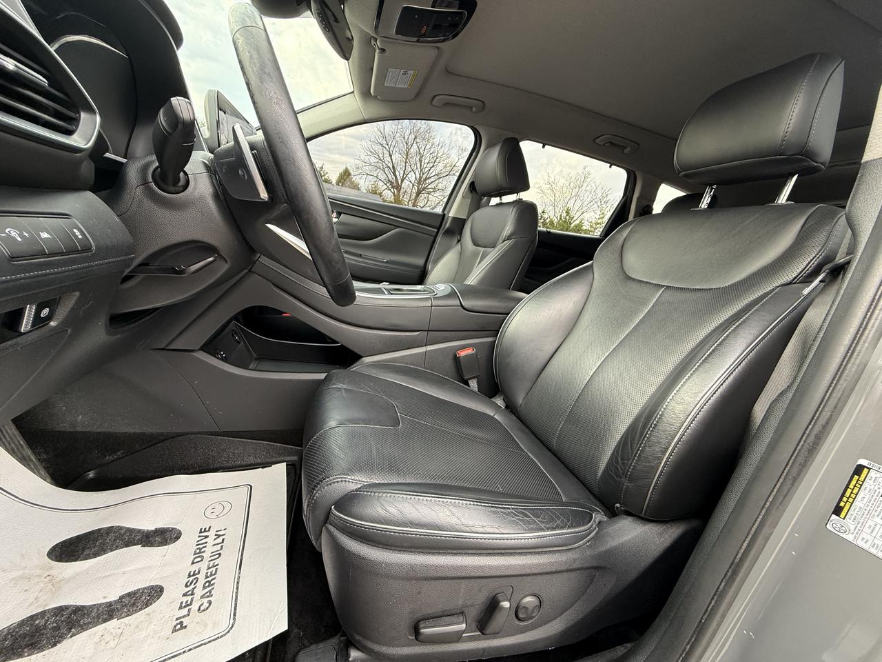 2021 Hyundai Santa Fe Preferred w/Trend pkg.  LEATHER LOADED Photo