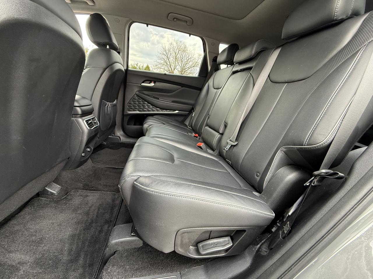 2021 Hyundai Santa Fe Preferred w/Trend pkg.  LEATHER LOADED Photo