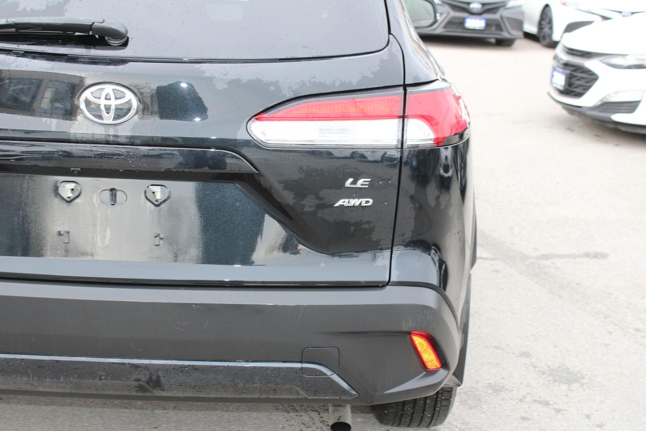 2025 Toyota Corolla Cross LE Photo