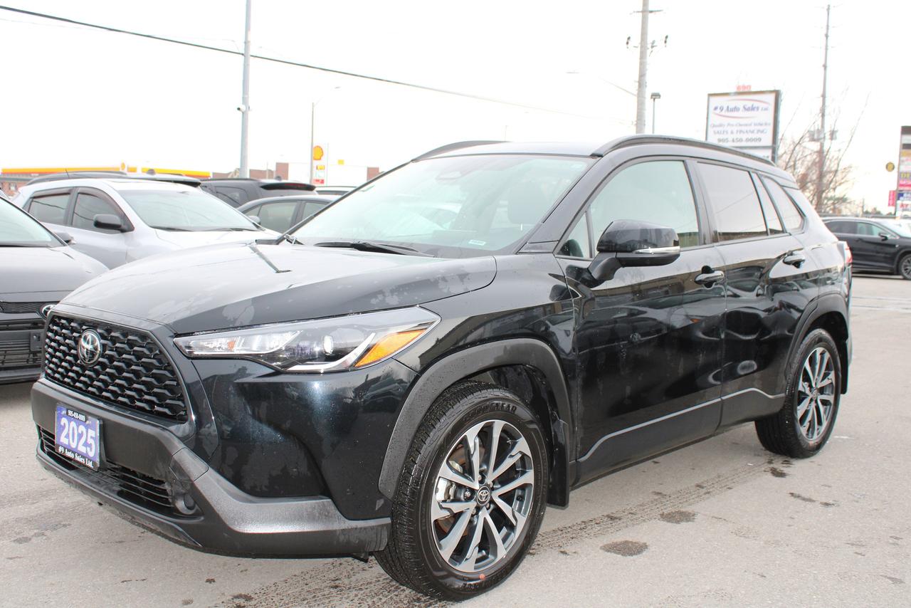 2025 Toyota Corolla Cross LE Photo