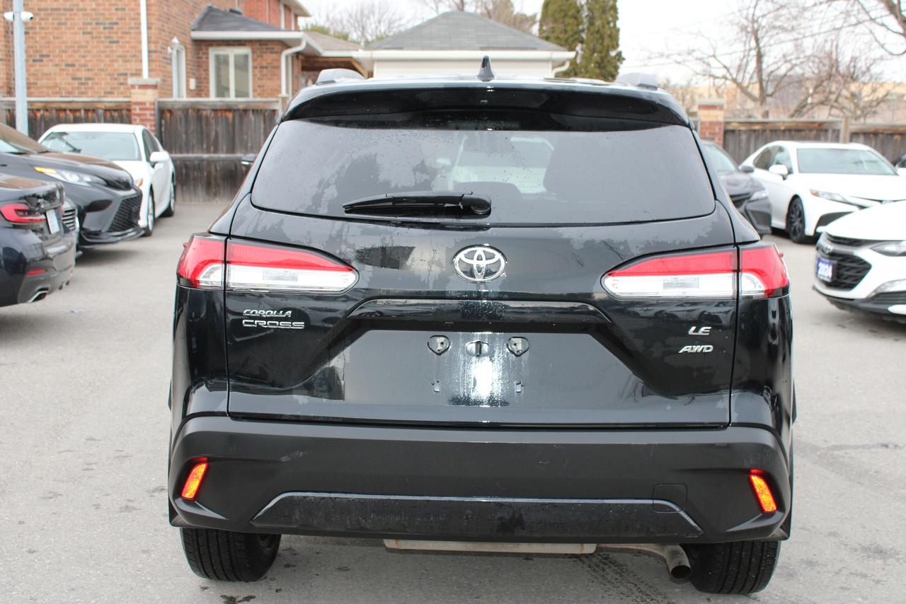 2025 Toyota Corolla Cross LE Photo