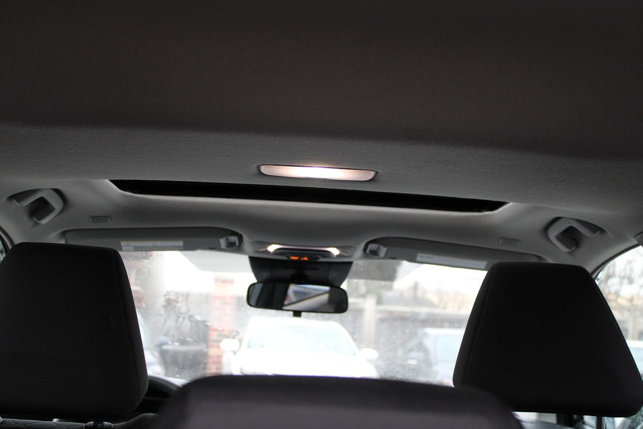 2025 Toyota Corolla Cross LE Photo