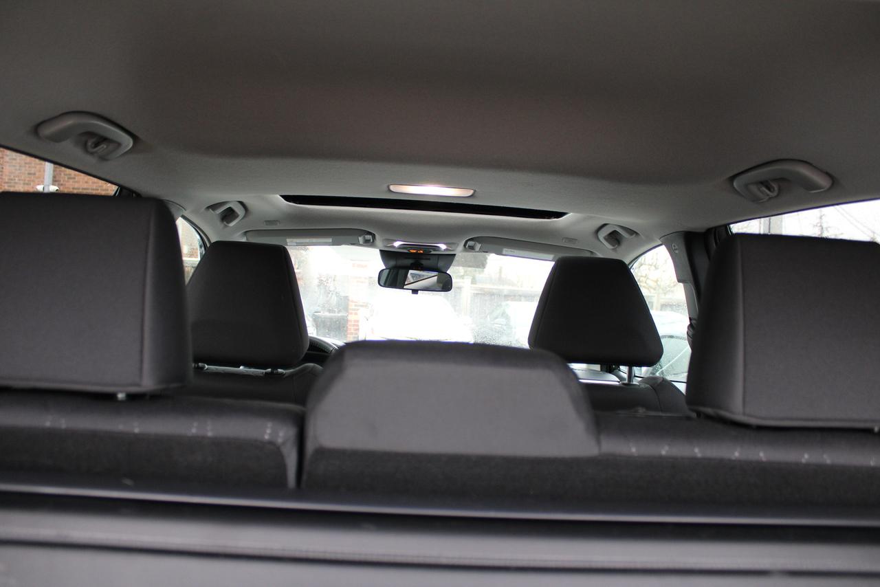 2025 Toyota Corolla Cross LE Photo