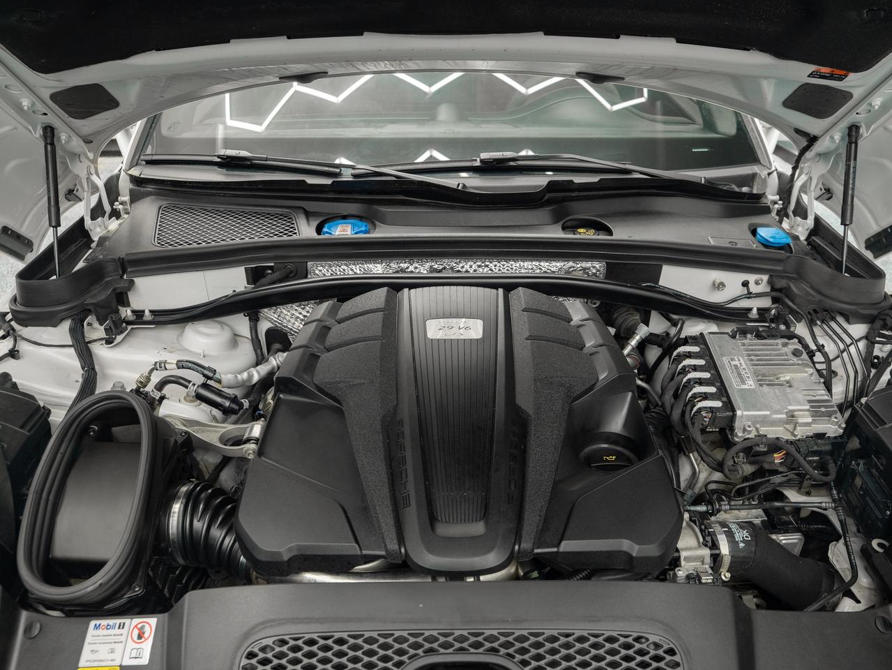 2024 Porsche Macan GTS | Certified | Prem Pkg Plus | Red Interior Photo3