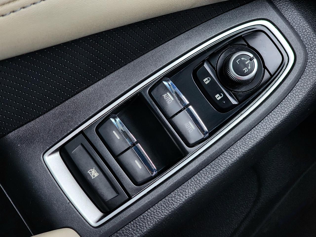 2019 Subaru ASCENT Limited AWD | No Accidents! Photo