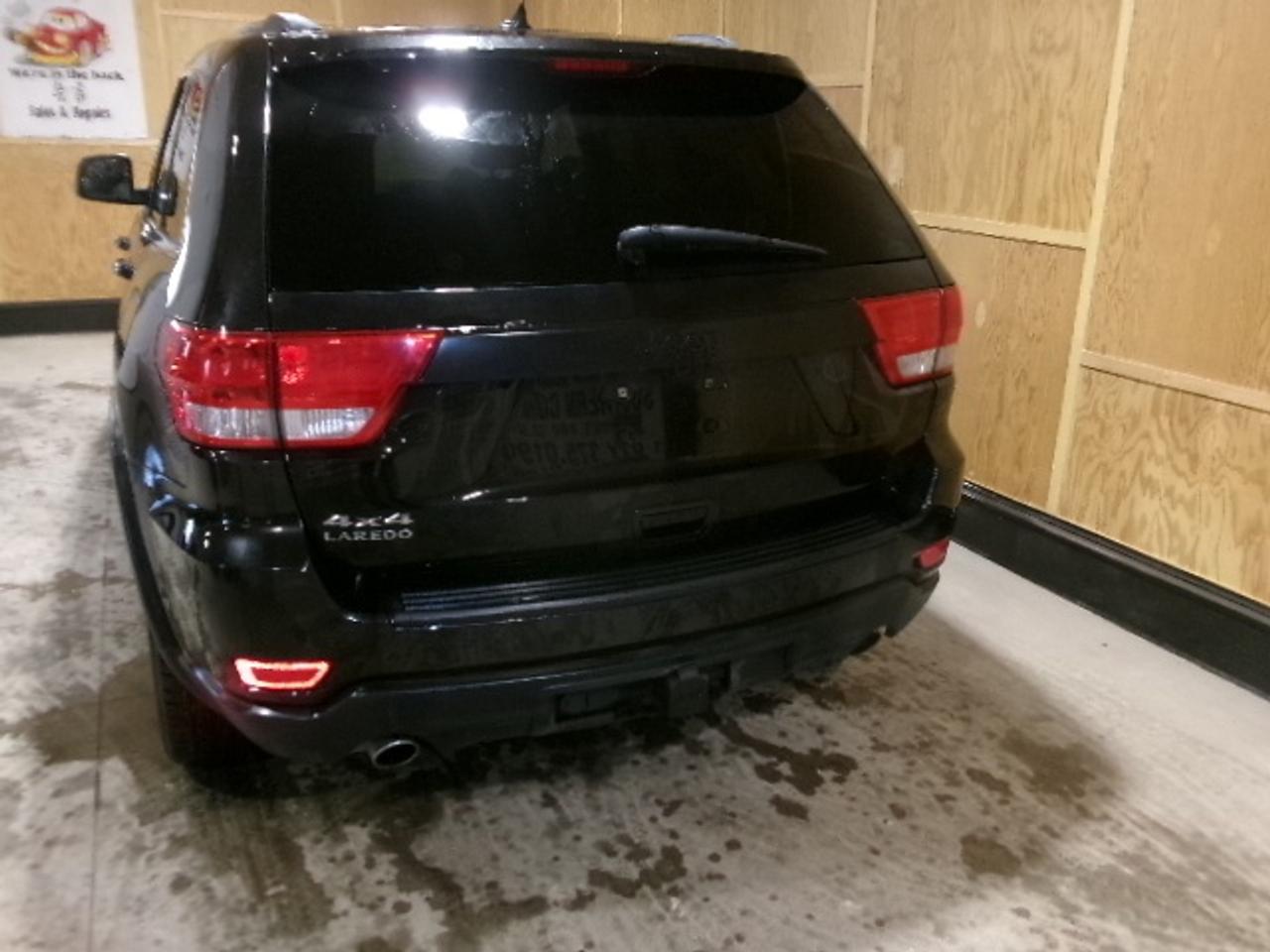 2011 Jeep Grand Cherokee Laredo Photo