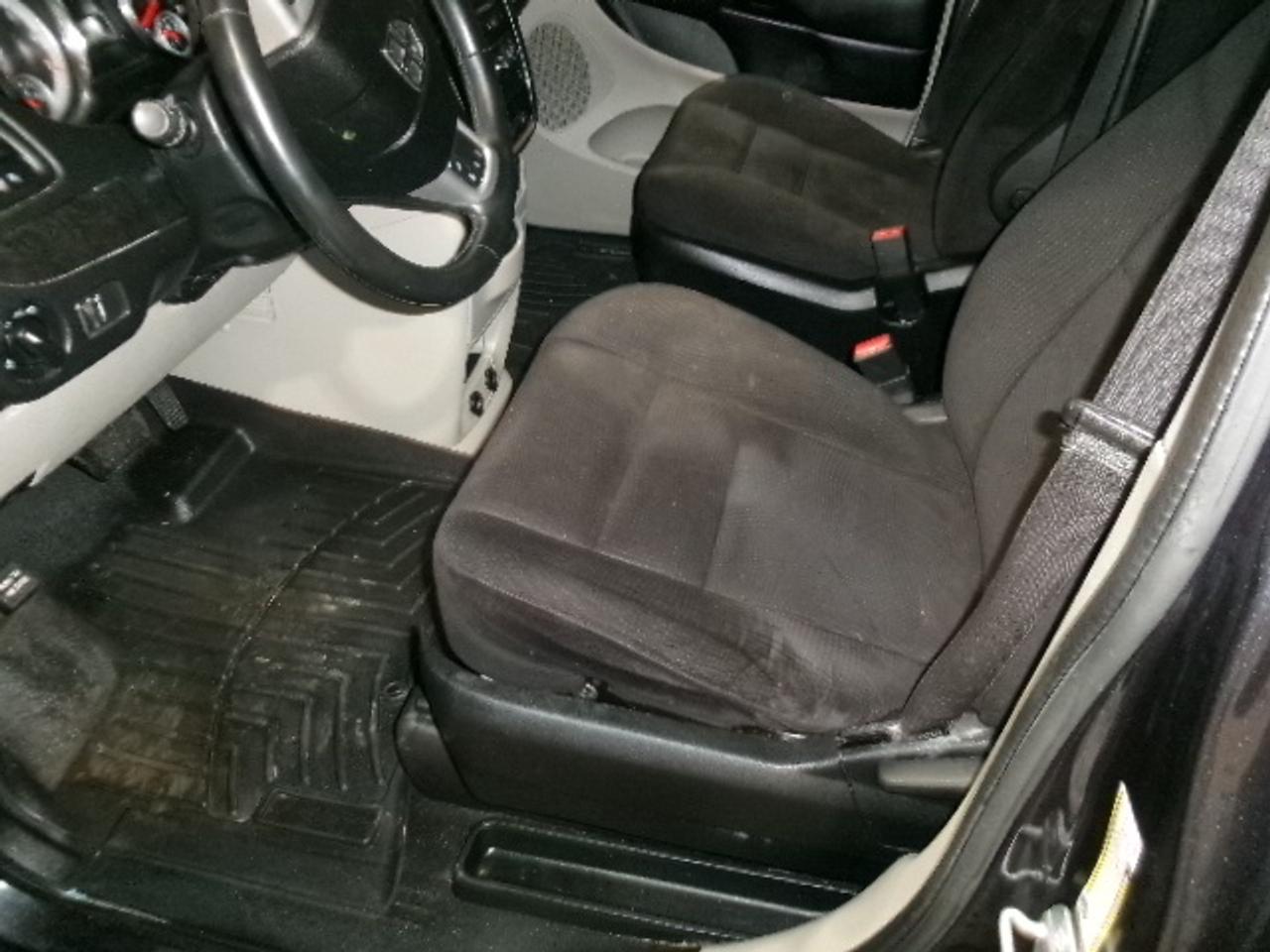 2014 Dodge Grand Caravan SE Photo