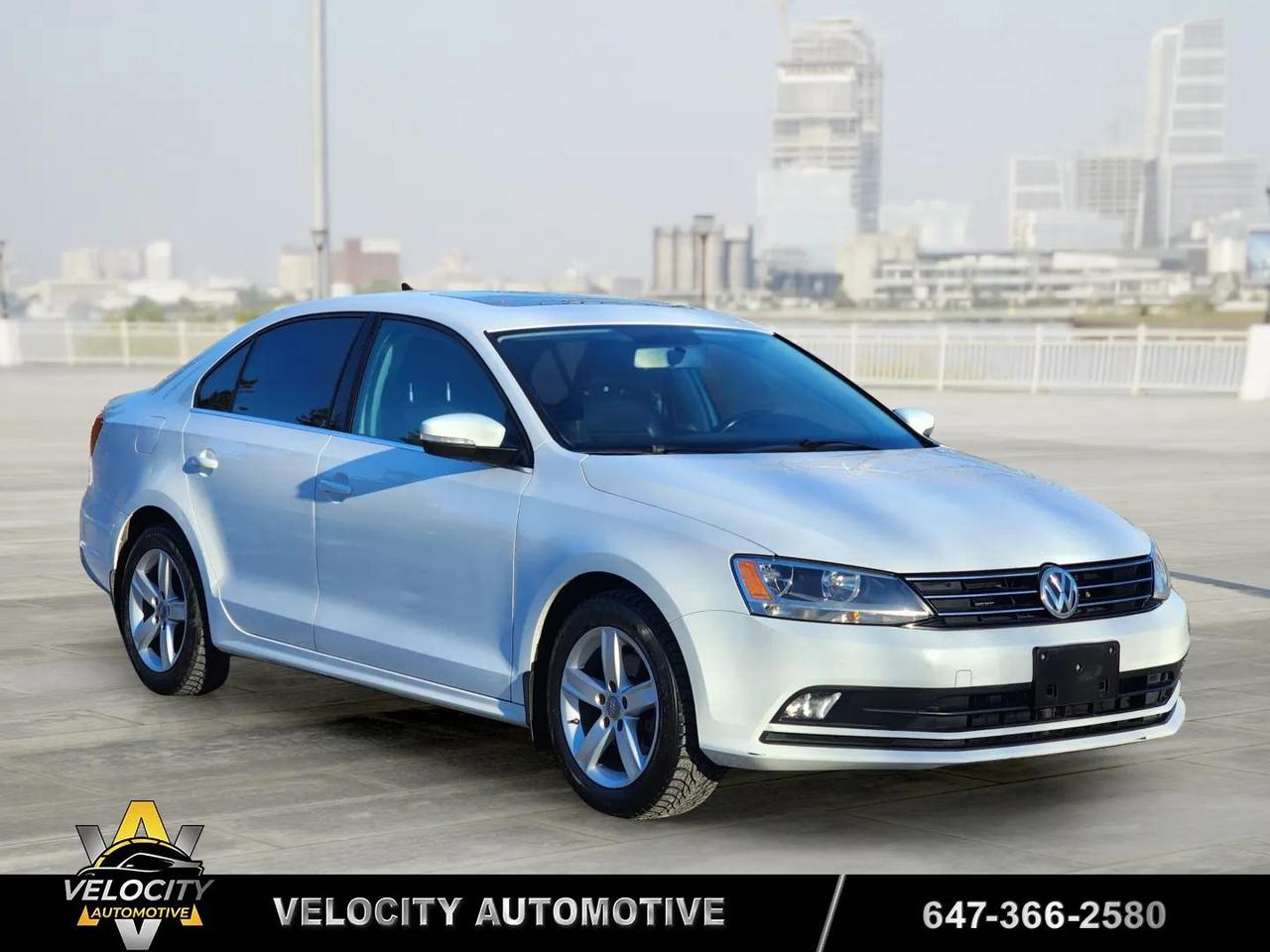 2015 Volkswagen Jetta Highline | No Accidents! Photo