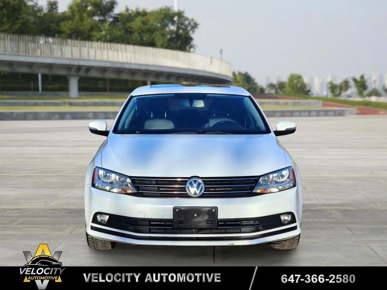 2015 Volkswagen Jetta Highline | No Accidents! Photo