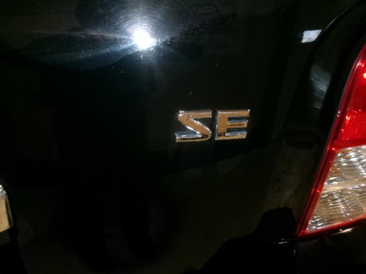 2010 Nissan Pathfinder SE Photo