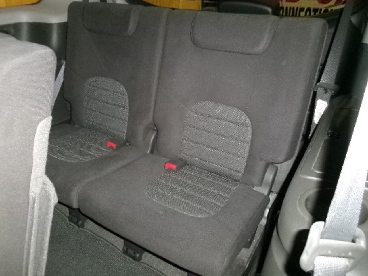 2010 Nissan Pathfinder SE Photo