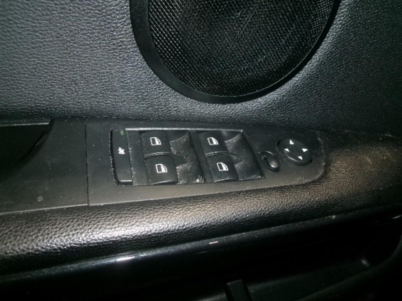 2011 BMW 3-Series 328i X Photo4