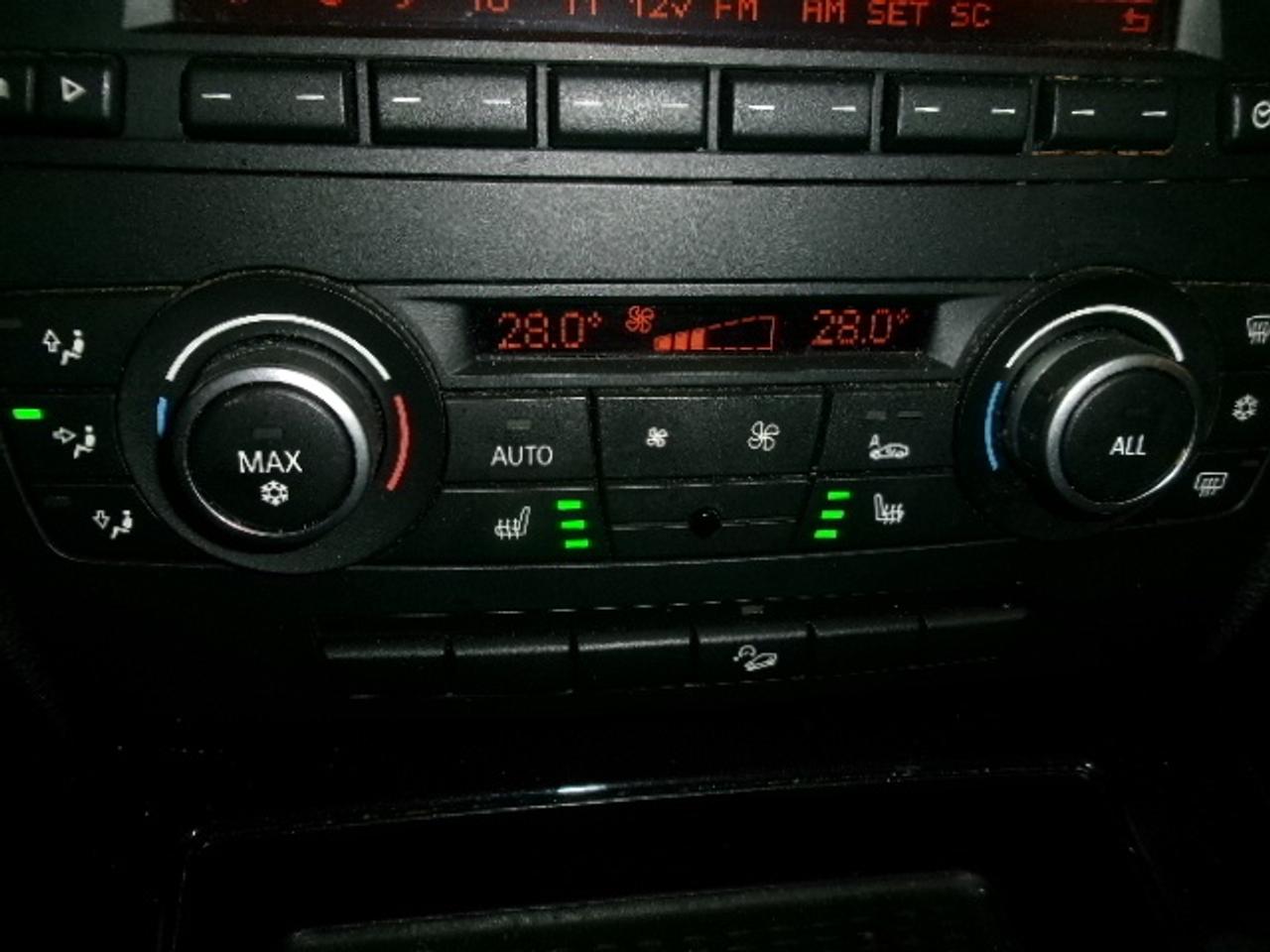 2011 BMW 3-Series 328i X Photo3