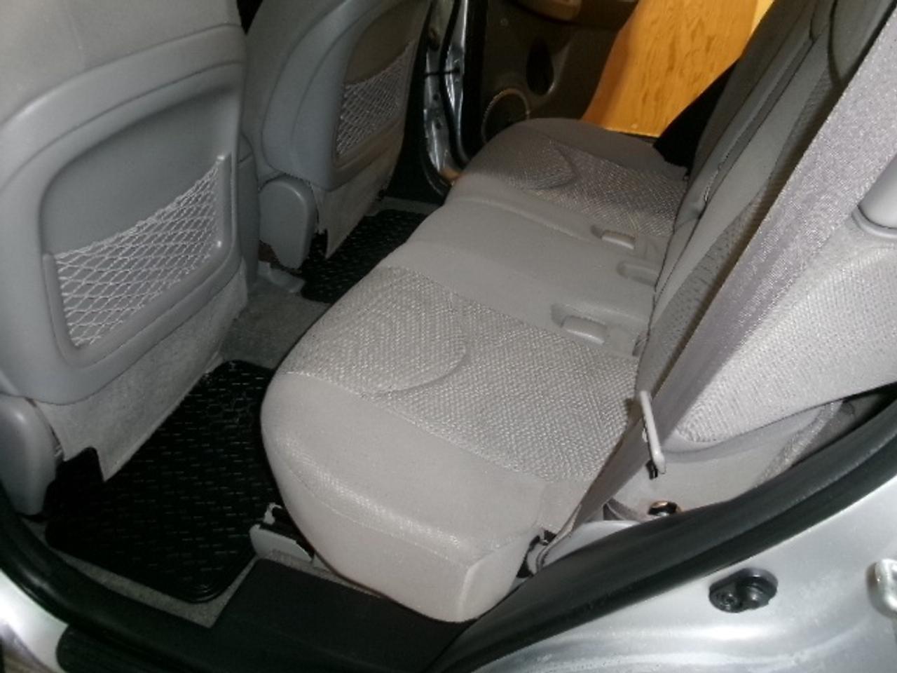 2008 Toyota RAV4 Limited I4 Photo