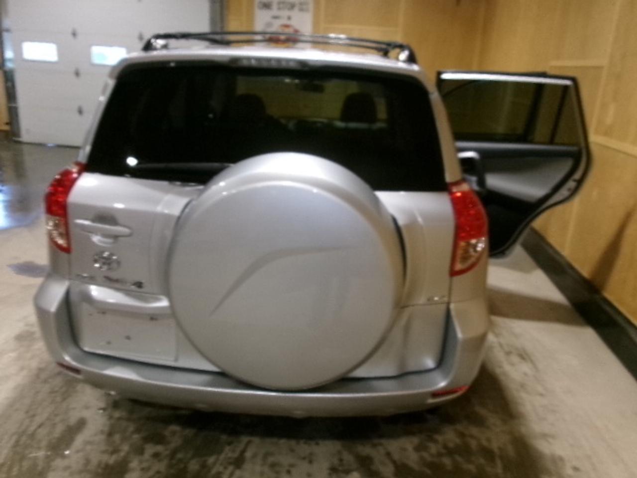 2008 Toyota RAV4 Limited I4 Photo