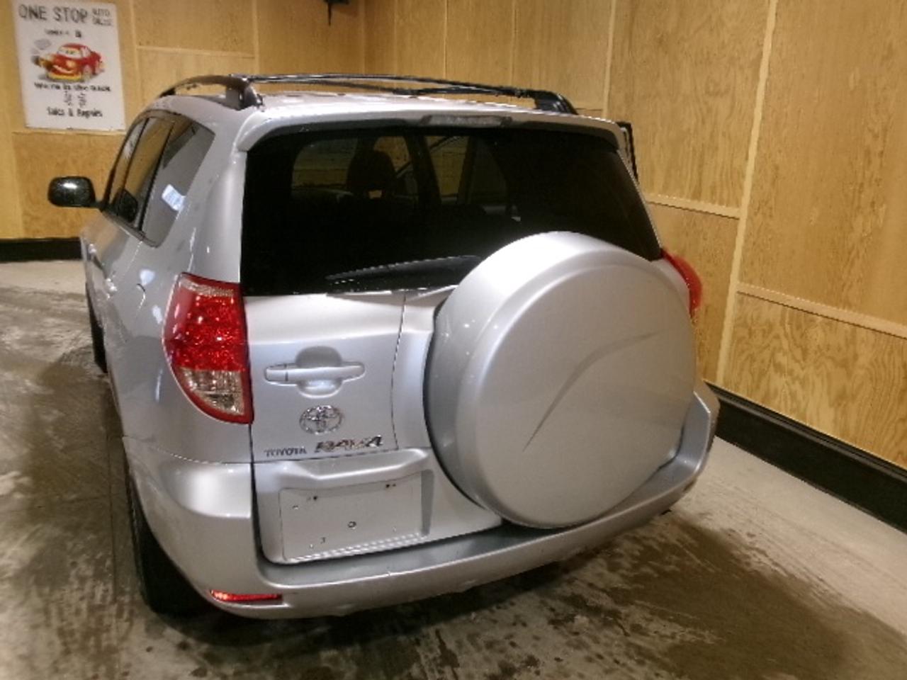 2008 Toyota RAV4 Limited I4 Photo