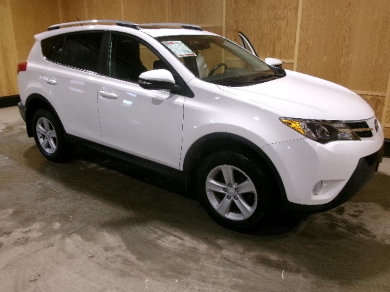 2013 Toyota RAV4 XLE Photo0