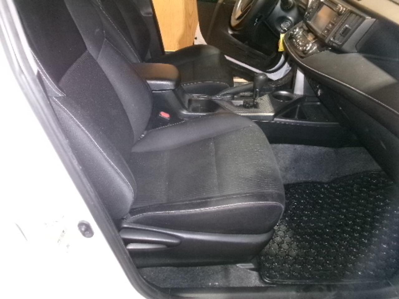 2013 Toyota RAV4 XLE Photo