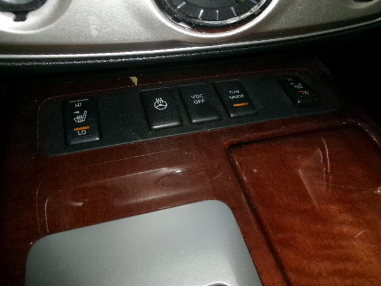 2010 Infiniti QX56 Luxury Photo