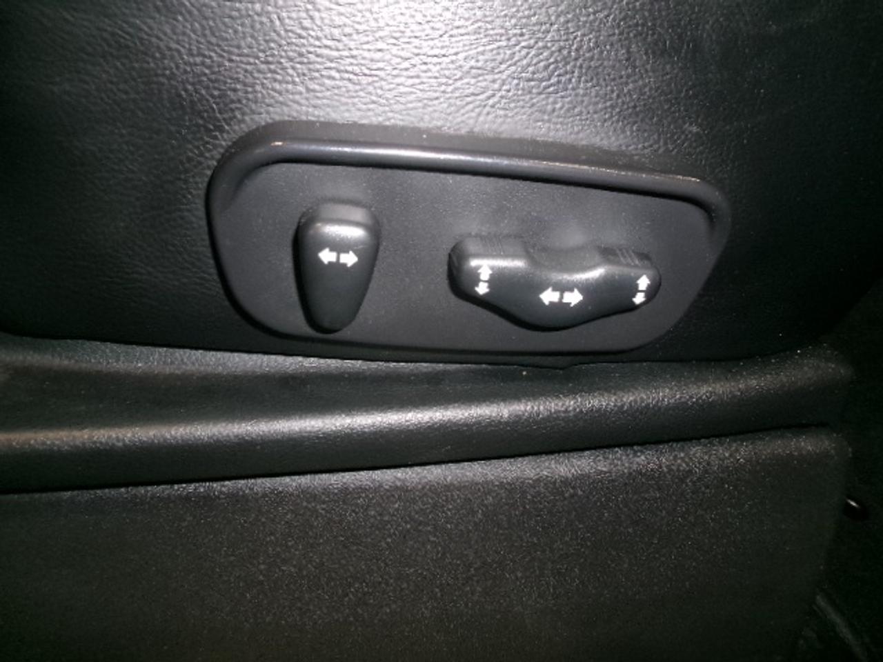 2010 Infiniti QX56 Luxury Photo