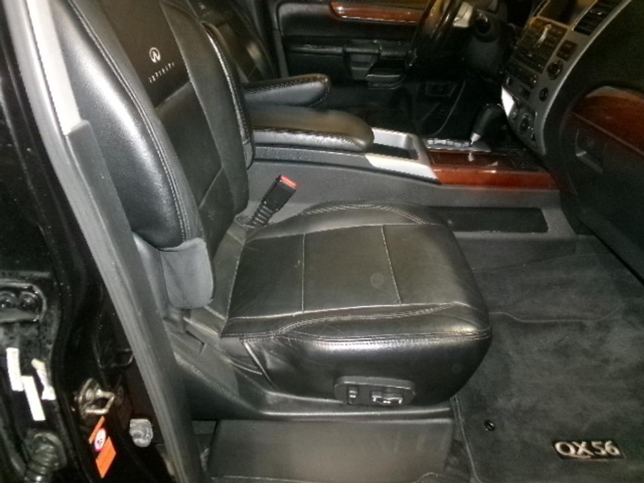 2010 Infiniti QX56 Luxury Photo