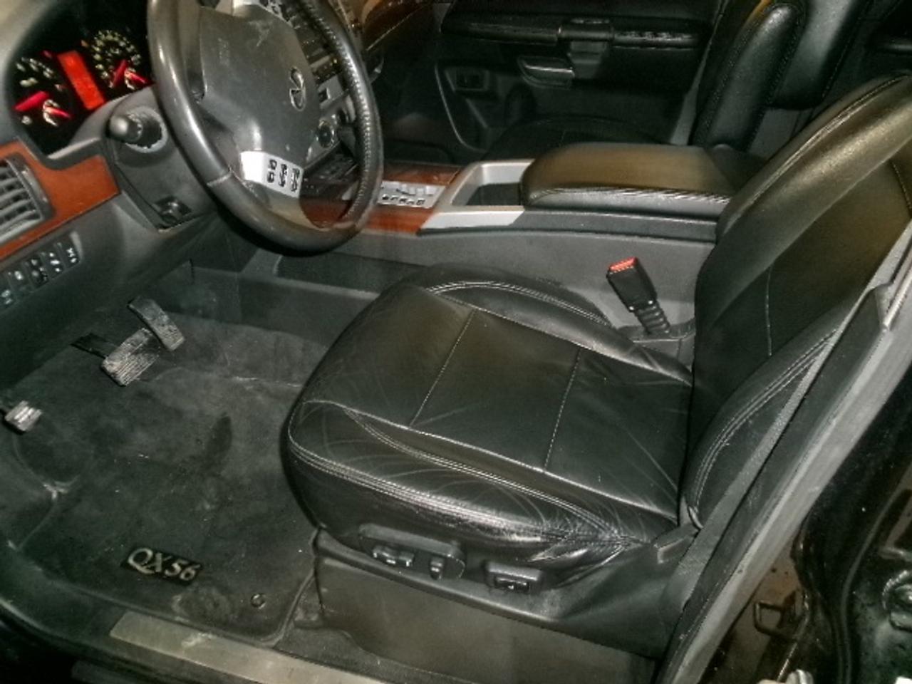 2010 Infiniti QX56 Luxury Photo