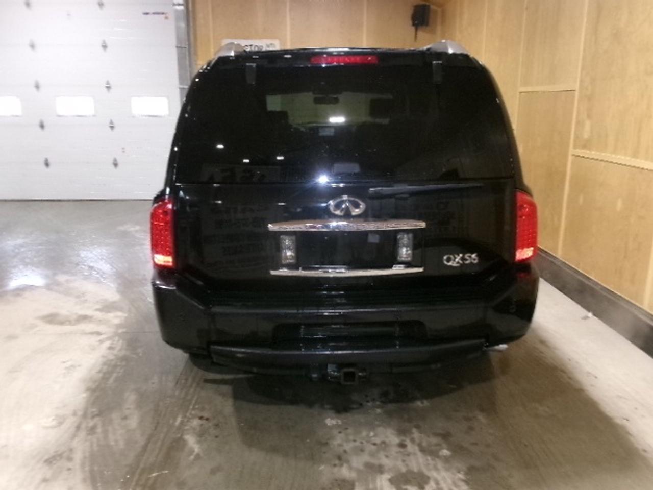 2010 Infiniti QX56 Luxury Photo