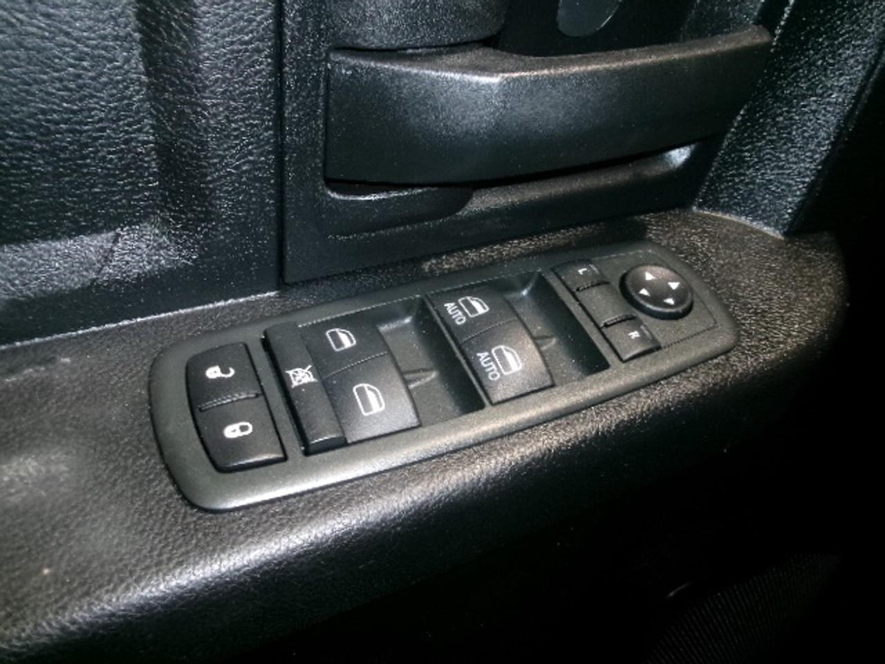 2013 RAM 1500 TRADESMAN Photo