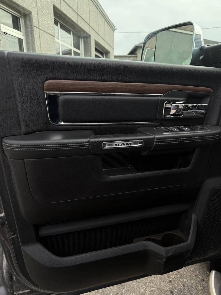 2016 RAM 1500 Laramie Photo