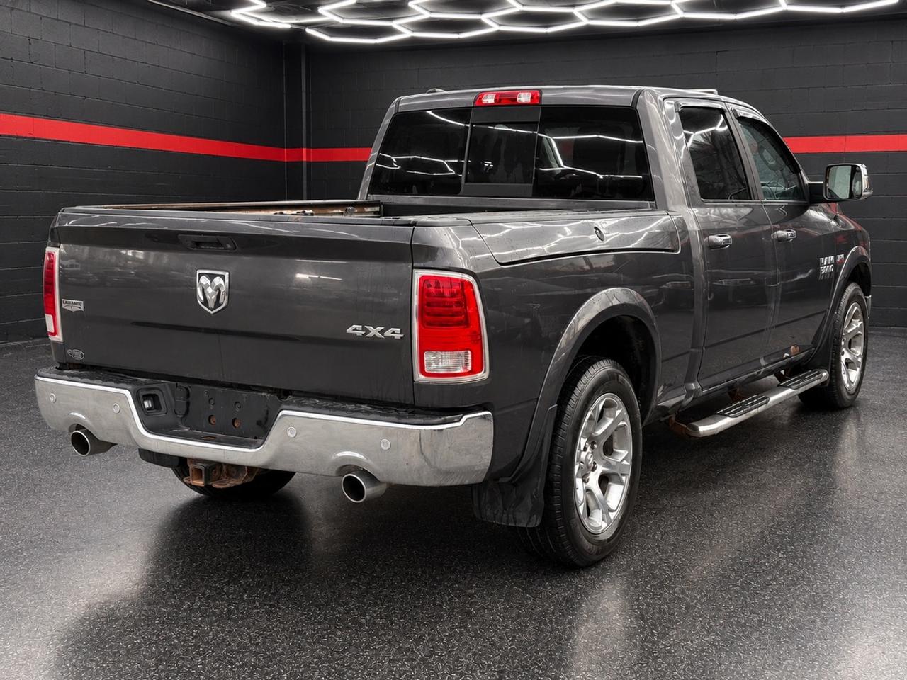 2016 RAM 1500 Laramie Photo