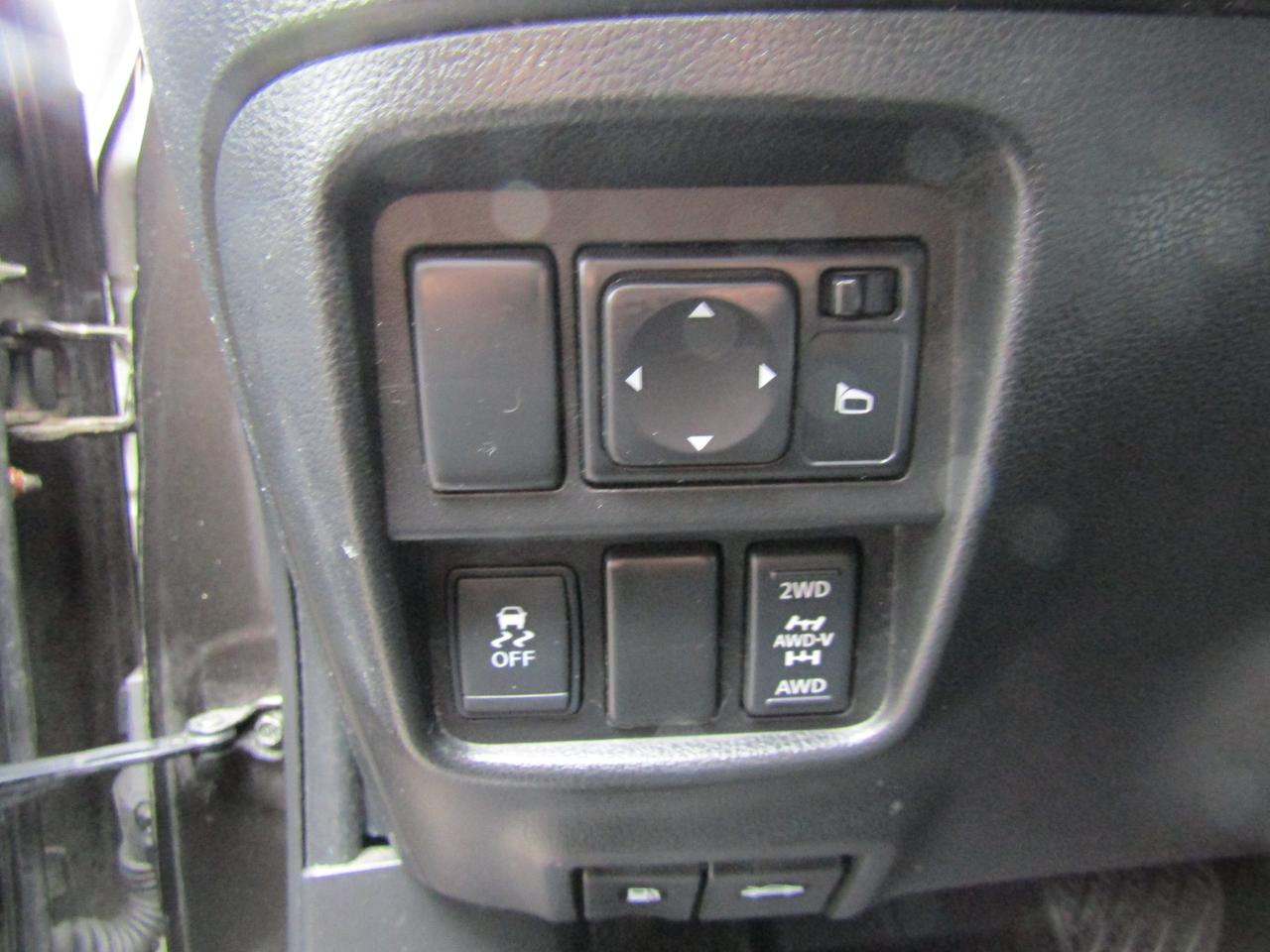2012 Nissan Juke S, AWD, Sunroof, Bluetooth *No Accident* Certified* Photo