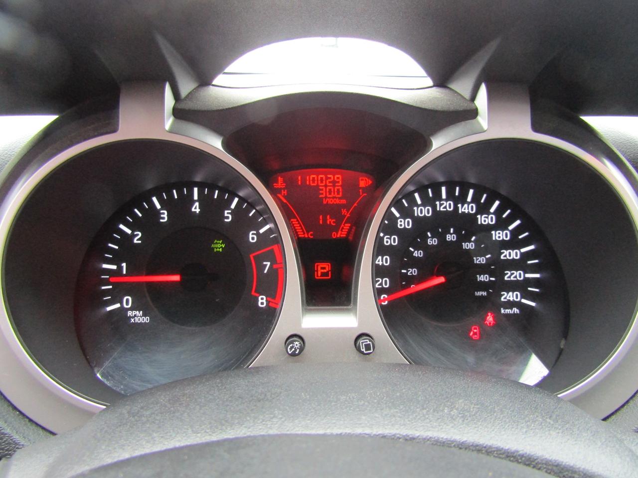 2012 Nissan Juke S, AWD, Sunroof, Bluetooth *No Accident* Certified* Photo