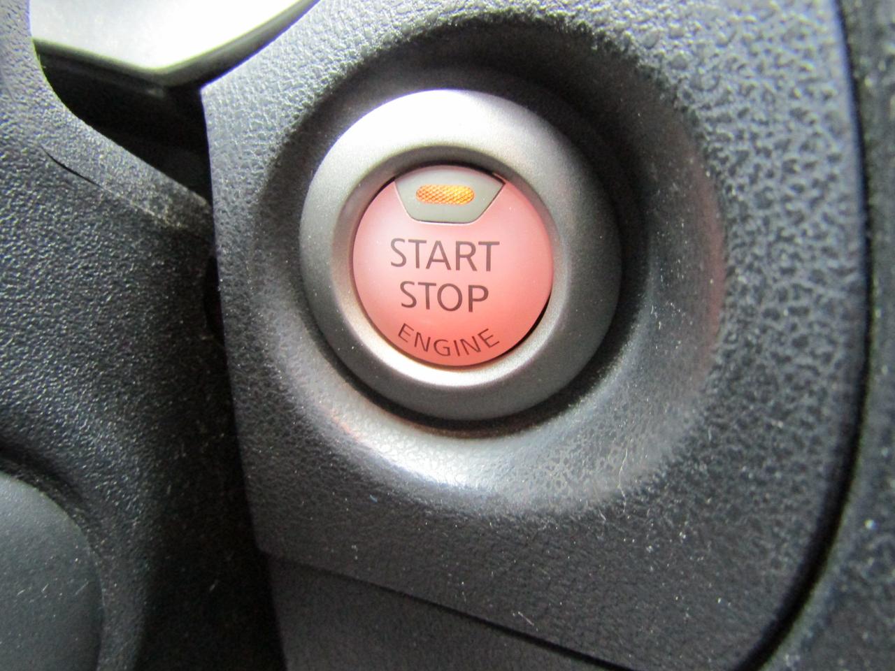 2012 Nissan Juke S, AWD, Sunroof, Bluetooth *No Accident* Certified* Photo