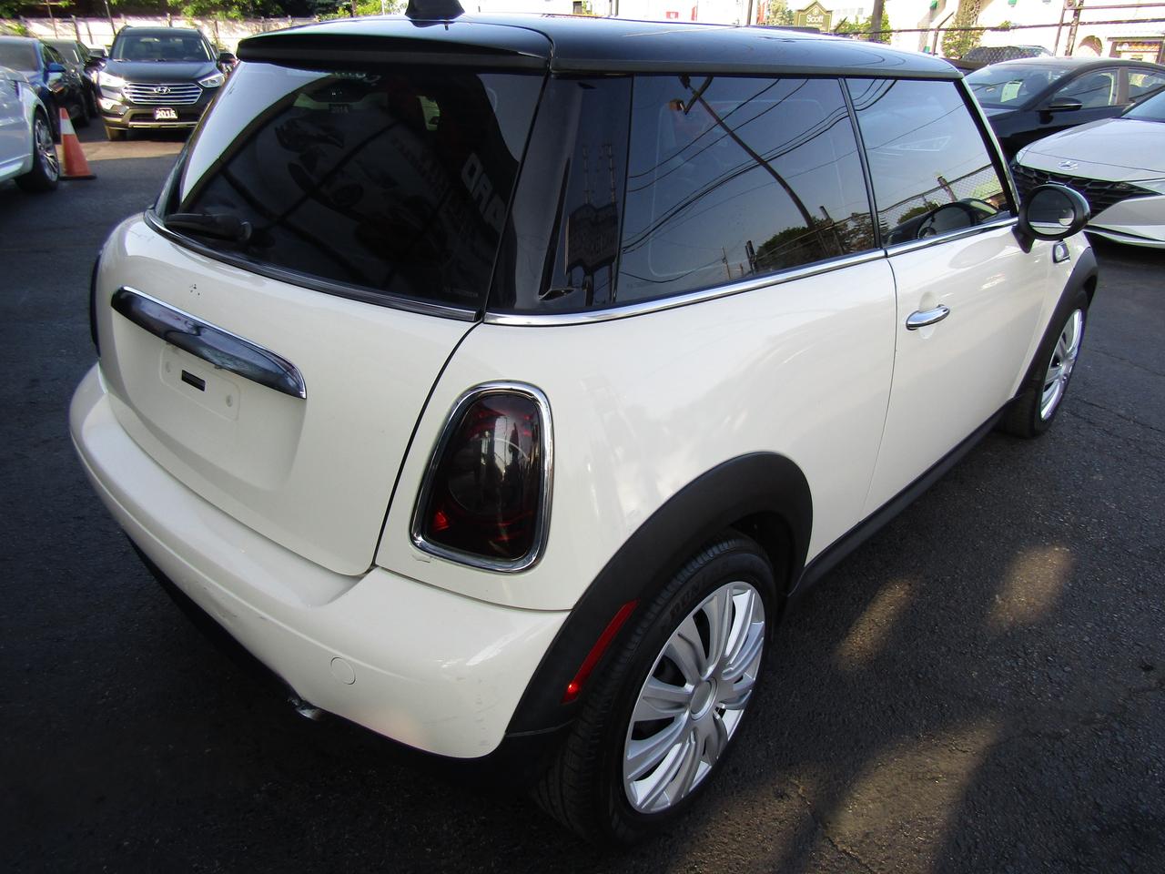 2013 MINI Cooper Prem., Pano, Leather, Bluetooth, Cruise Ctrl, *Certified* Photo