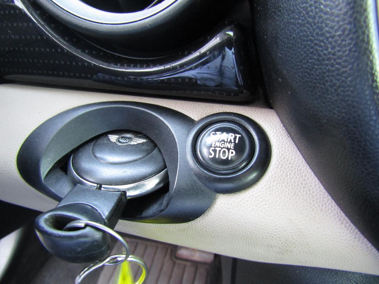 2013 MINI Cooper Prem., Pano, Leather, Bluetooth, Cruise Ctrl, *Certified* Photo