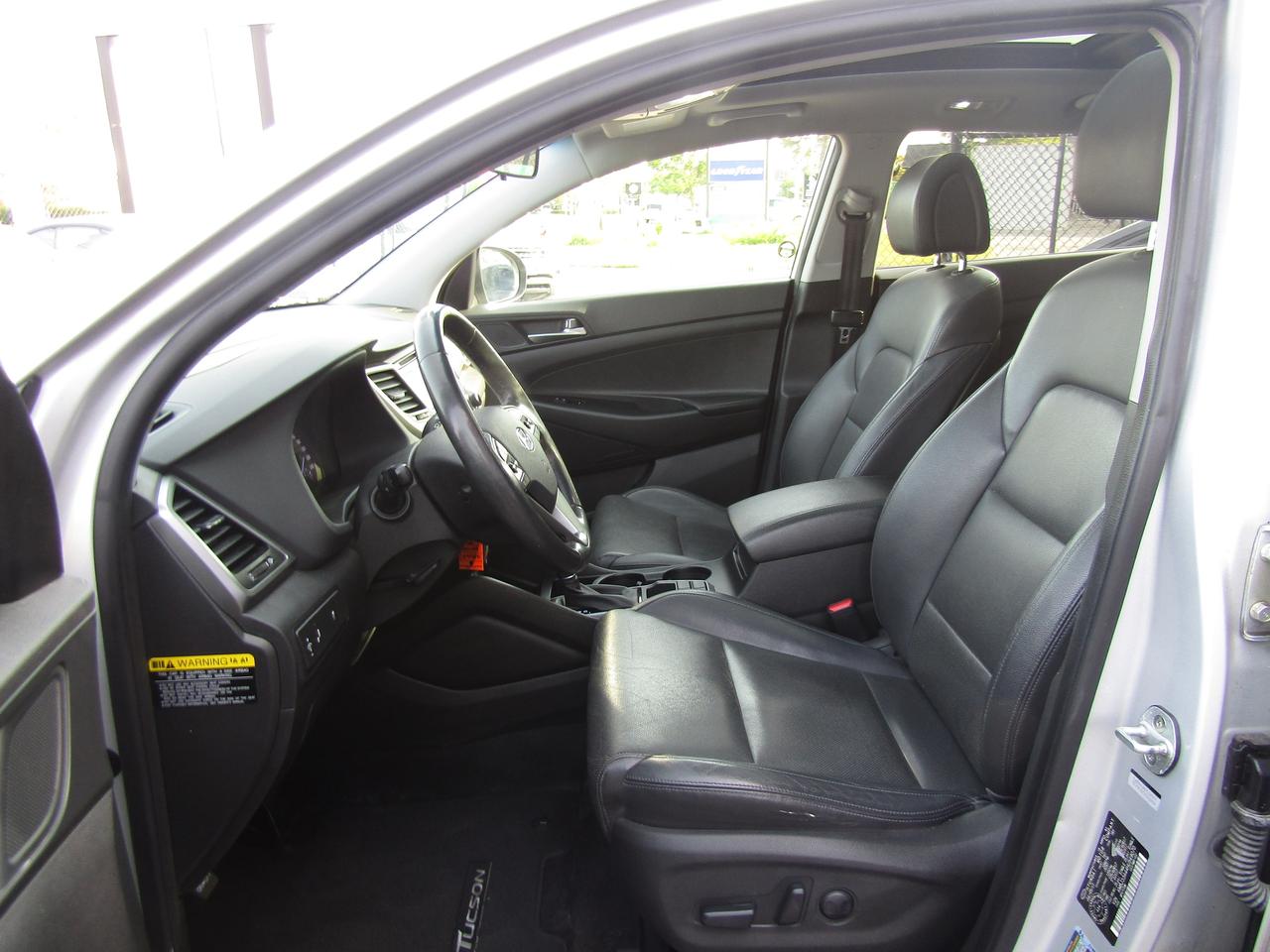 2017 Hyundai Tucson SE,Pano,Camera,Bluetooth,Blind Spots,Alloy*Certified* Photo