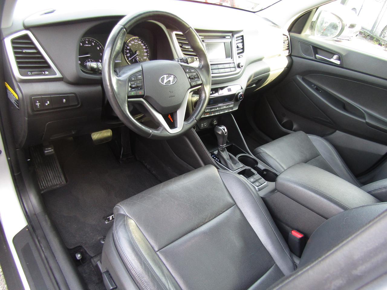 2017 Hyundai Tucson SE,Pano,Camera,Bluetooth,Blind Spots,Alloy*Certified* Photo