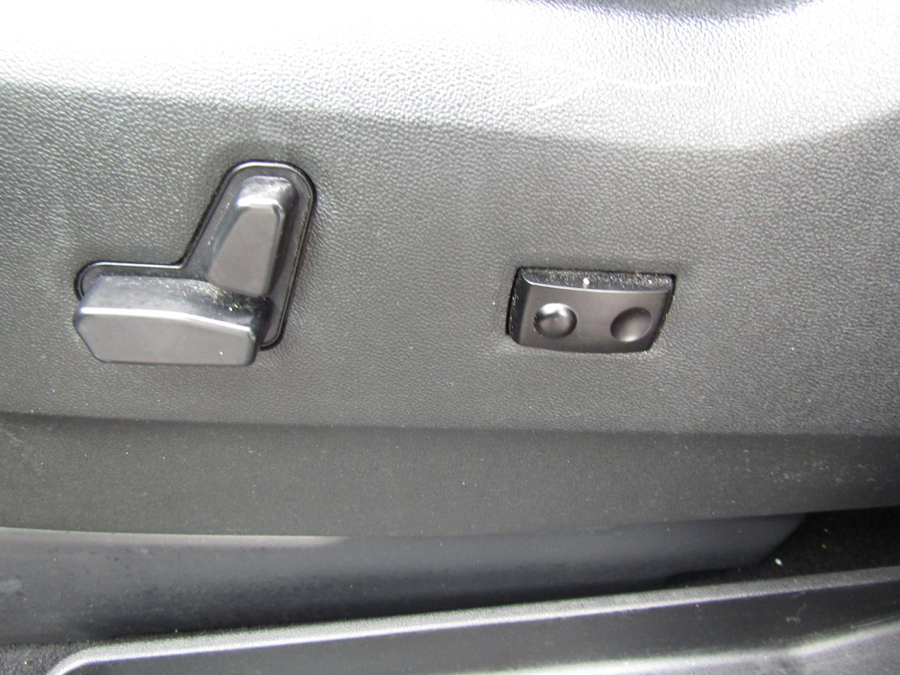 2017 Dodge Grand Caravan GT,7Pass,DVD,Navi,Blind Spot,Leather,Camera,*One Owner*Certified* Photo