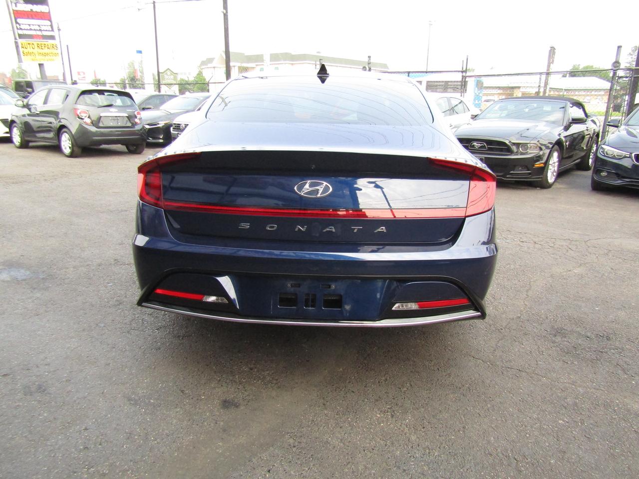2022 Hyundai Sonata preferred ,Blind Spot, Lane Assist, Camera, Bluetooth, *One Owner*Certified* Photo