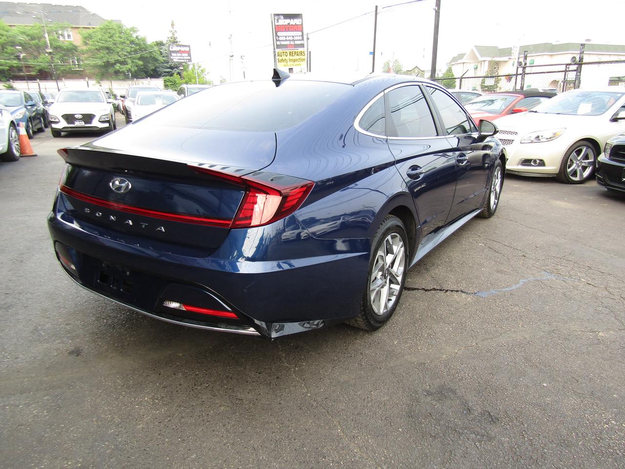 2022 Hyundai Sonata preferred ,Blind Spot, Lane Assist, Camera, Bluetooth, *One Owner*Certified* Photo