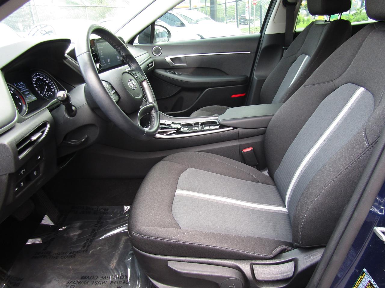 2022 Hyundai Sonata preferred ,Blind Spot, Lane Assist, Camera, Bluetooth, *One Owner*Certified* Photo