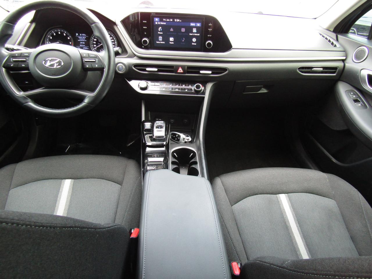 2022 Hyundai Sonata preferred ,Blind Spot, Lane Assist, Camera, Bluetooth, *One Owner*Certified* Photo