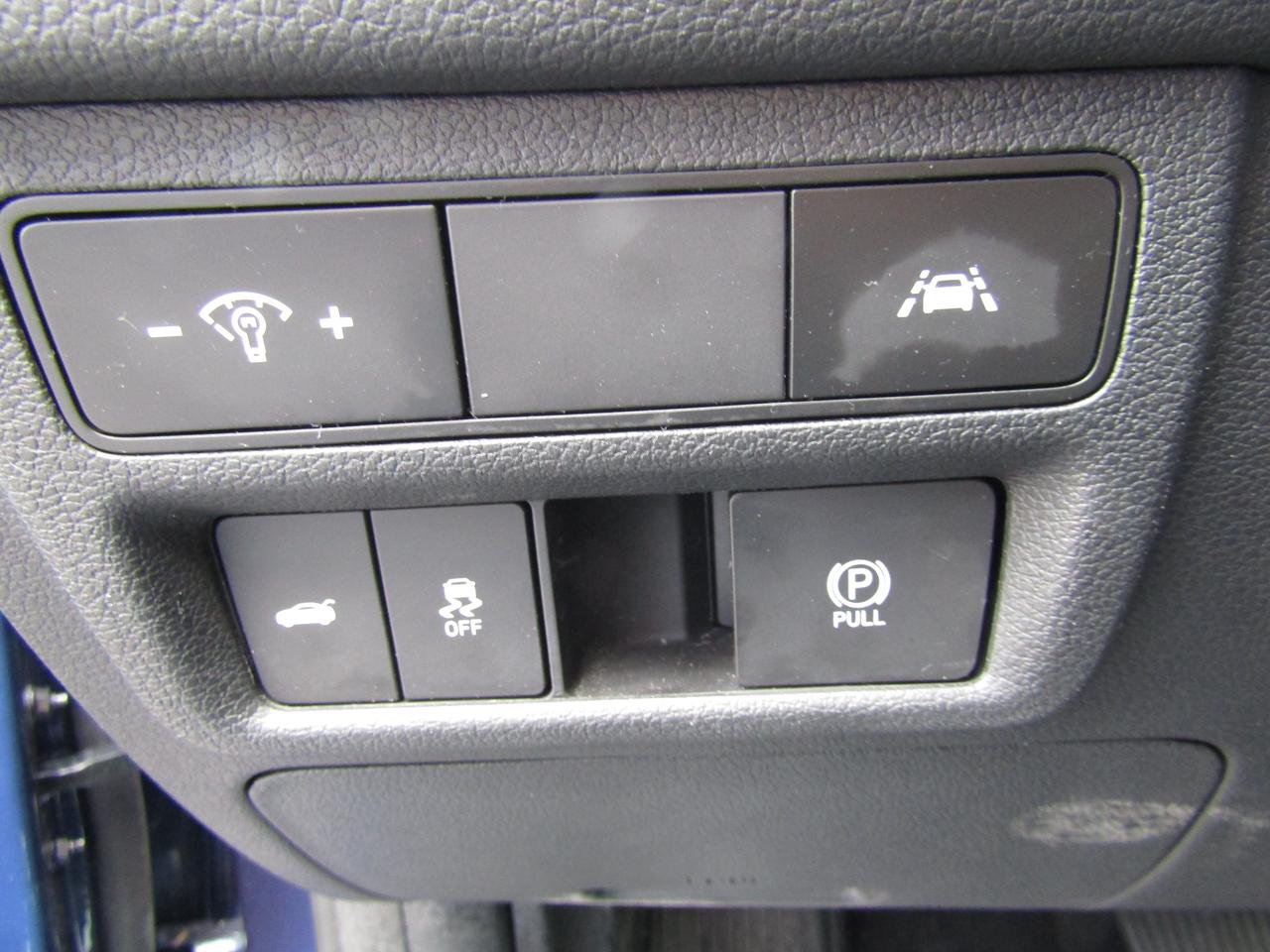 2022 Hyundai Sonata preferred ,Blind Spot, Lane Assist, Camera, Bluetooth, *One Owner*Certified* Photo