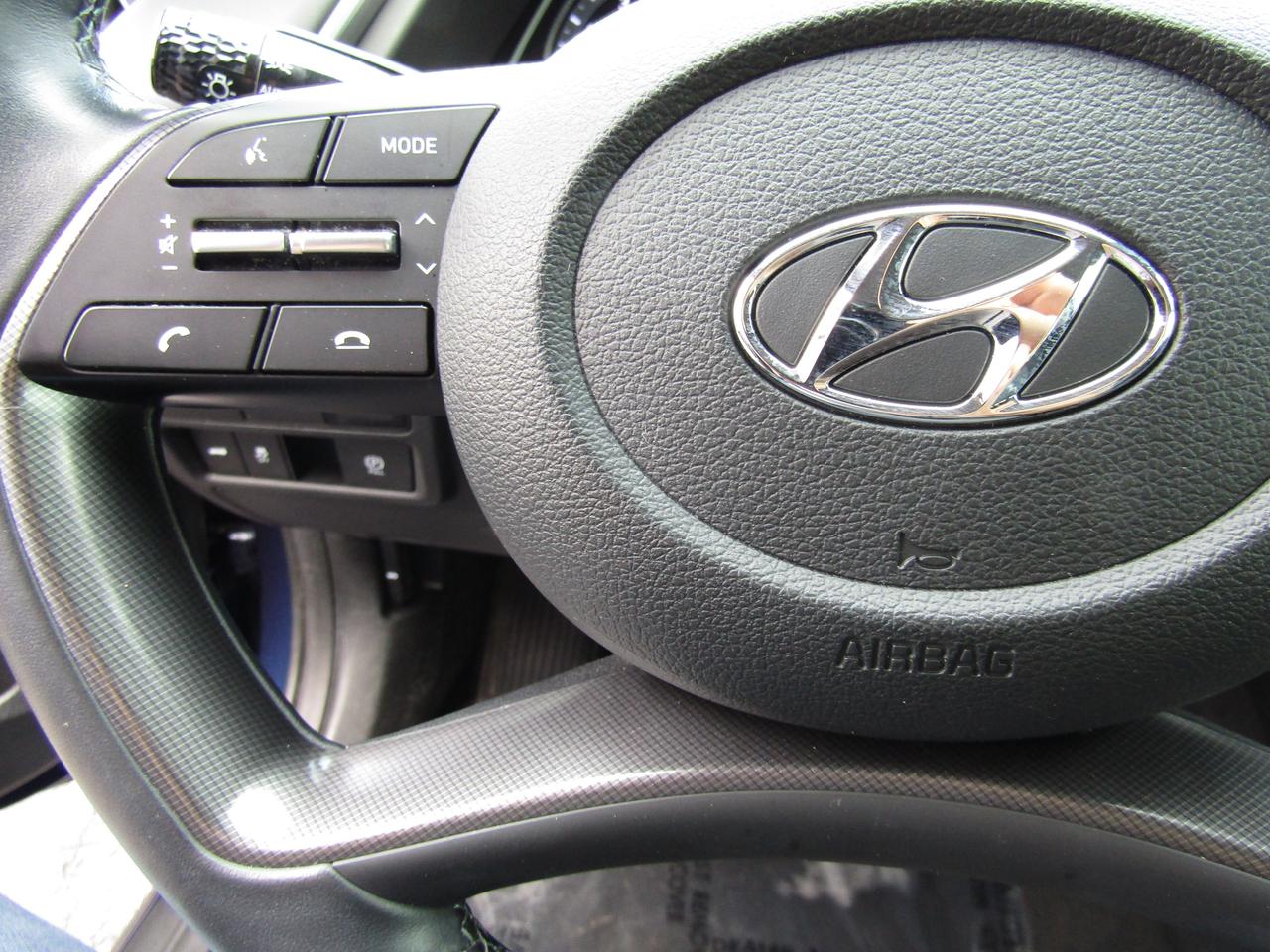 2022 Hyundai Sonata preferred ,Blind Spot, Lane Assist, Camera, Bluetooth, *One Owner*Certified* Photo