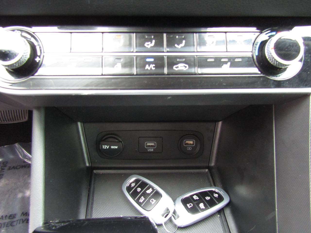 2022 Hyundai Sonata preferred ,Blind Spot, Lane Assist, Camera, Bluetooth, *One Owner*Certified* Photo