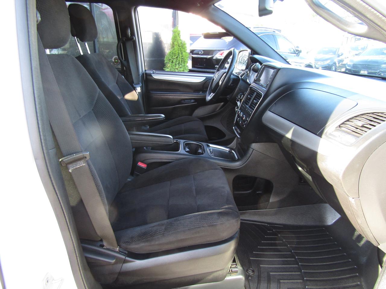 2014 Dodge Grand Caravan SXT,7Pass,Navi,Camera,DVD,Bluetooth*Certified* Photo