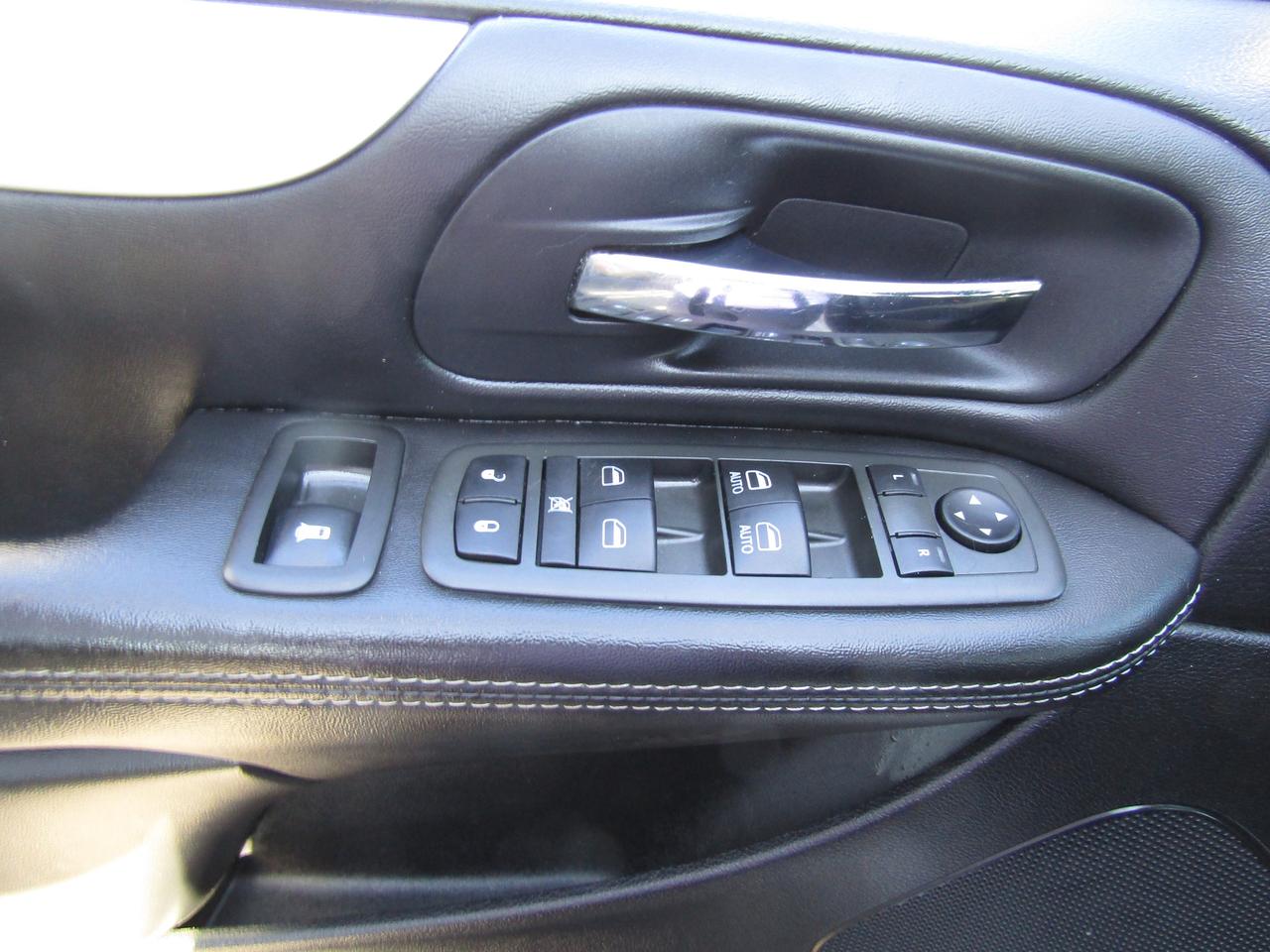 2014 Dodge Grand Caravan SXT,7Pass,Navi,Camera,DVD,Bluetooth*Certified* Photo